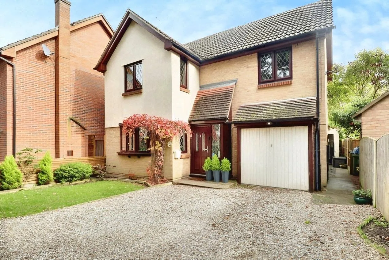 4 bed house for sale — The Badgers, Langdon Hills, Basildon, Essex, SS16