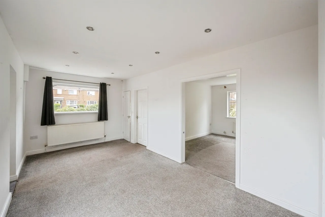 St. Marys Road, Edlington, DN12, photo 5