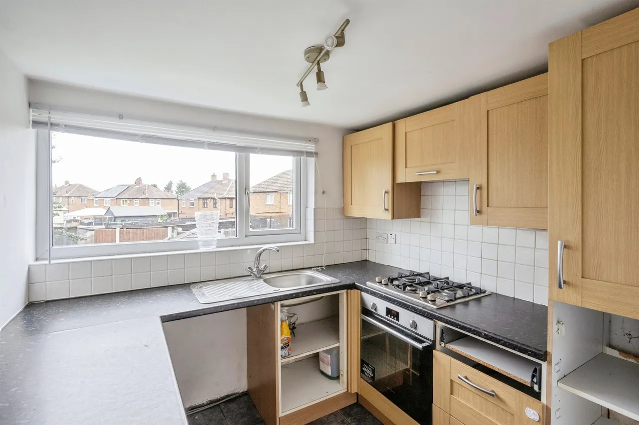St. Marys Road, Edlington, DN12, photo 6