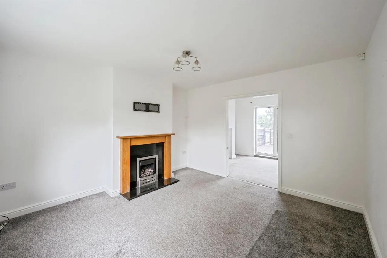 St. Marys Road, Edlington, DN12, photo 2
