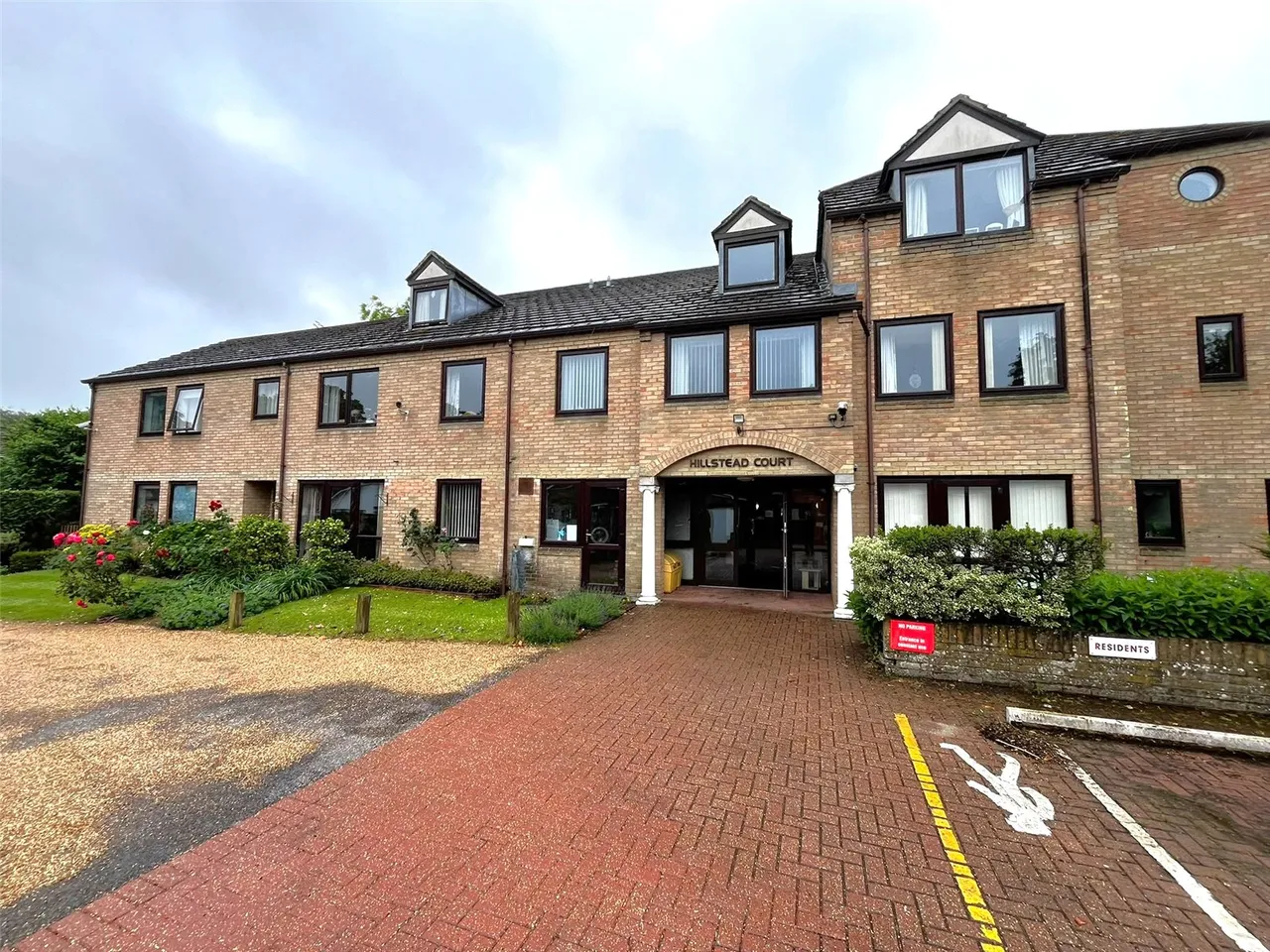 1 bed flat for sale — Hillstead Court, Basingstoke, Hampshire, RG21 3PT