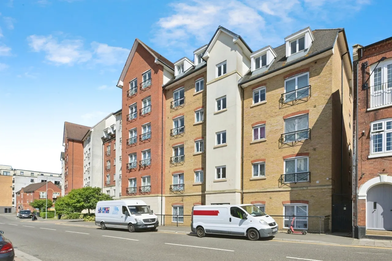 1 bed flat for sale — St. Andrews Street, Northampton