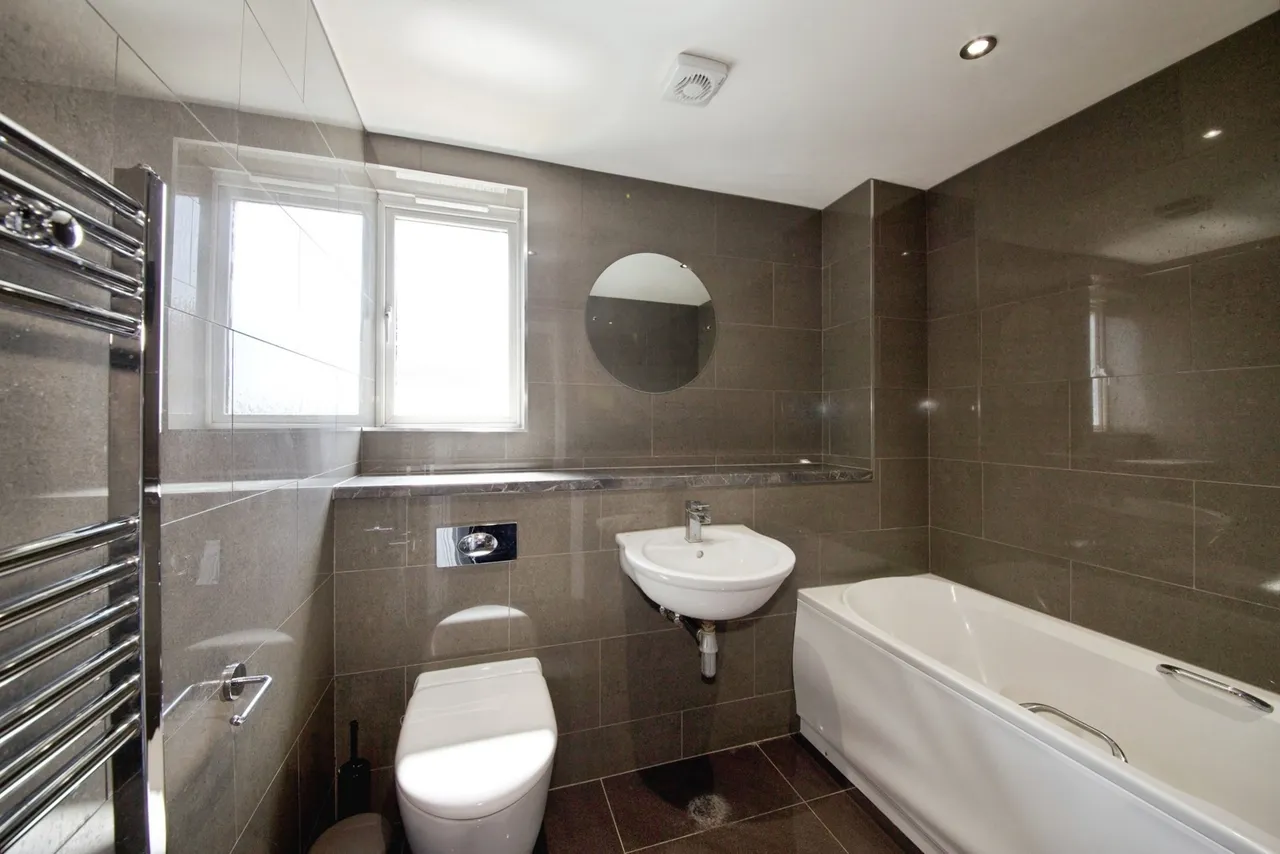 London Road, Romford, RM7, photo 5