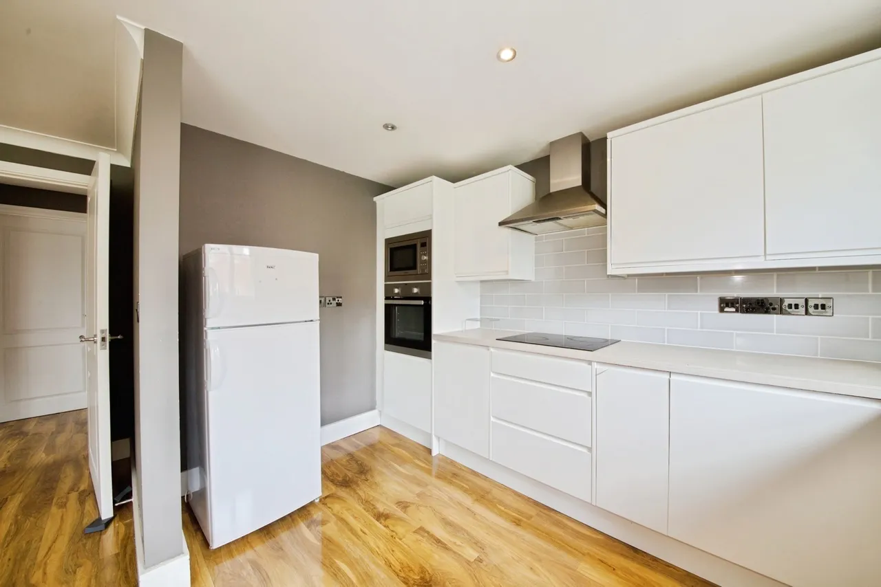 London Road, Romford, RM7, photo 12