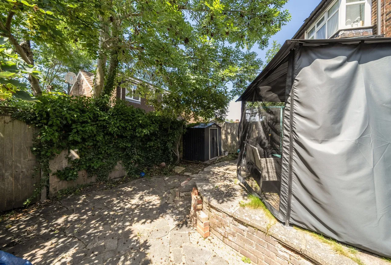 Upminster House, Buck Lane, NW9 0AN, photo 4