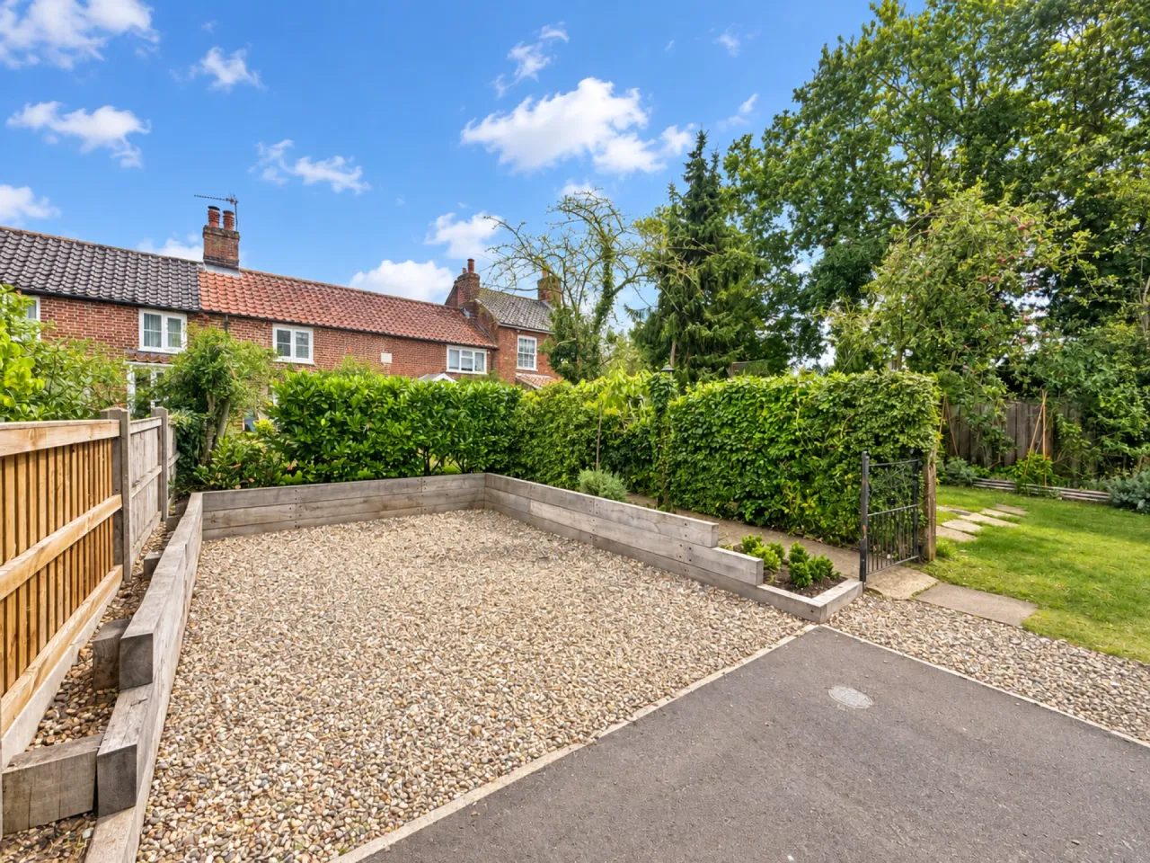 Station Road, Geldeston, photo 33