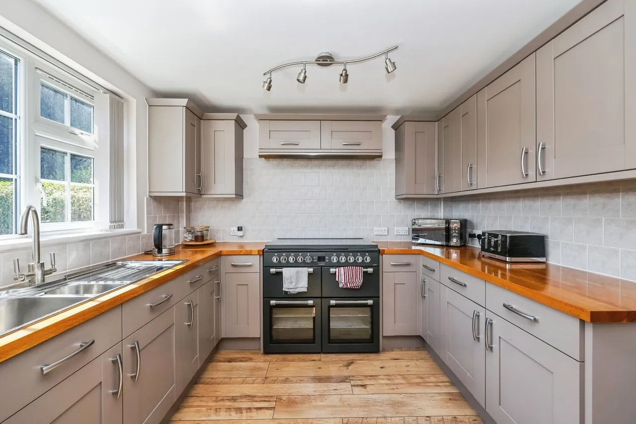Dunsby Close, Clifton, Nottingham, NG11, photo 8