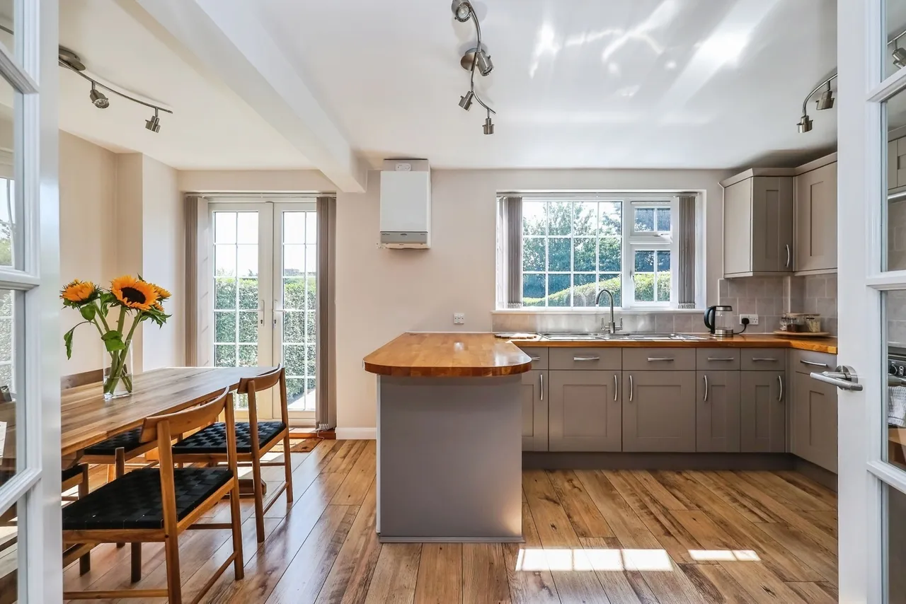 Dunsby Close, Clifton, Nottingham, NG11, photo 2