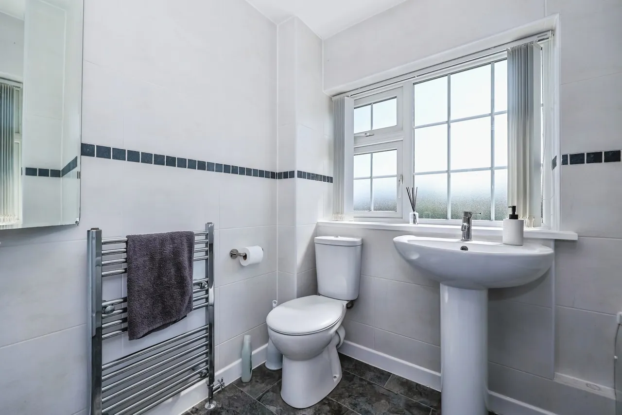 Dunsby Close, Clifton, Nottingham, NG11, photo 18