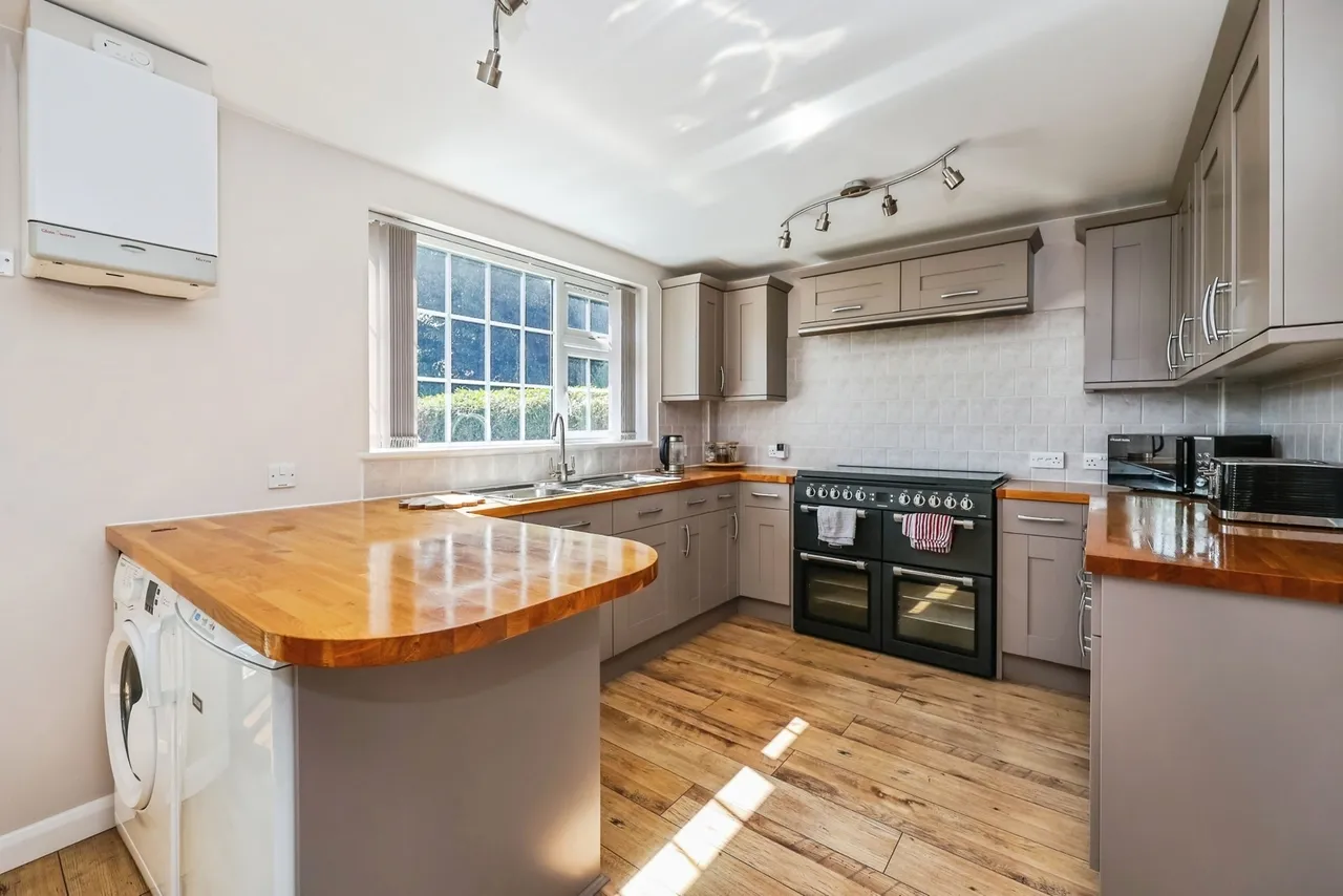 Dunsby Close, Clifton, Nottingham, NG11, photo 10