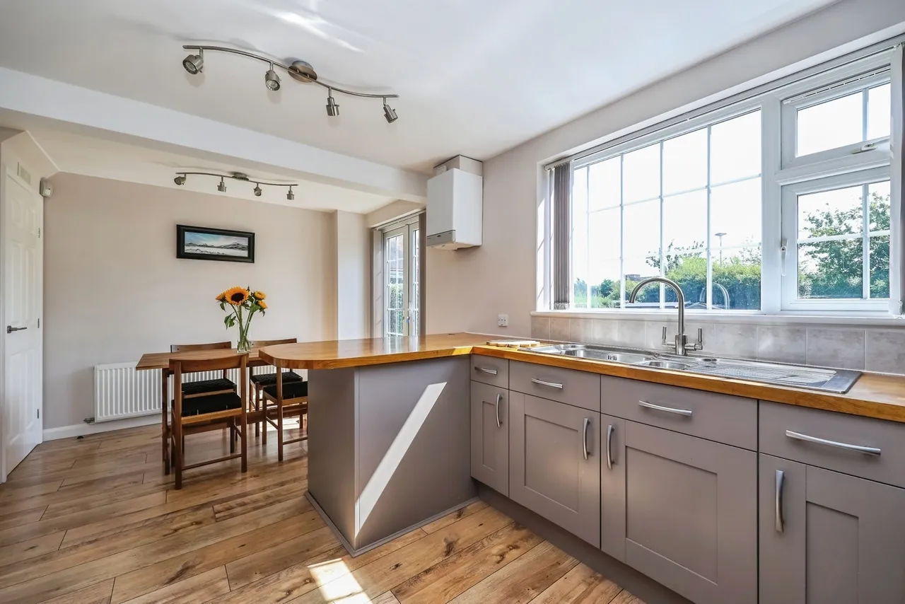 Dunsby Close, Clifton, Nottingham, NG11, photo 5