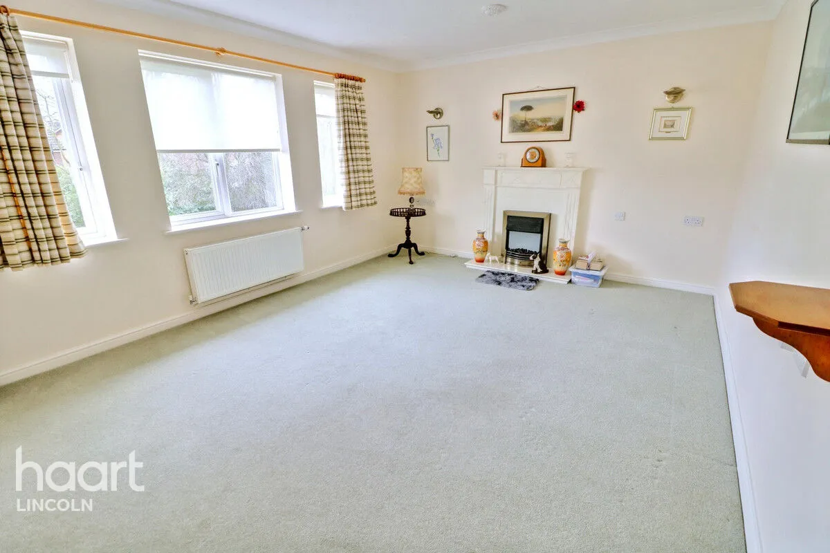 Minster Court, Bracebridge Heath, LN4, photo 5