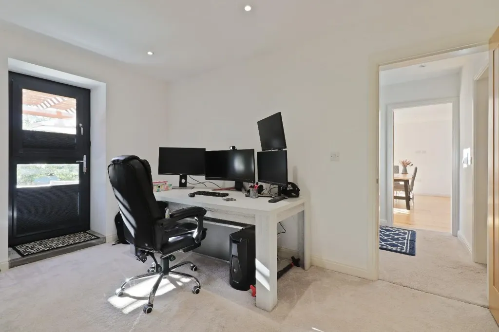 Wellhouse Court, Penistone, photo 23