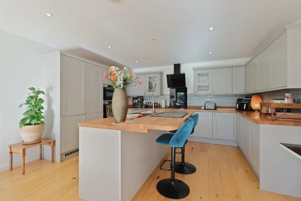 Wellhouse Court, Penistone, photo 3