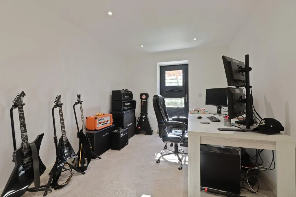 Wellhouse Court, Penistone, photo 22