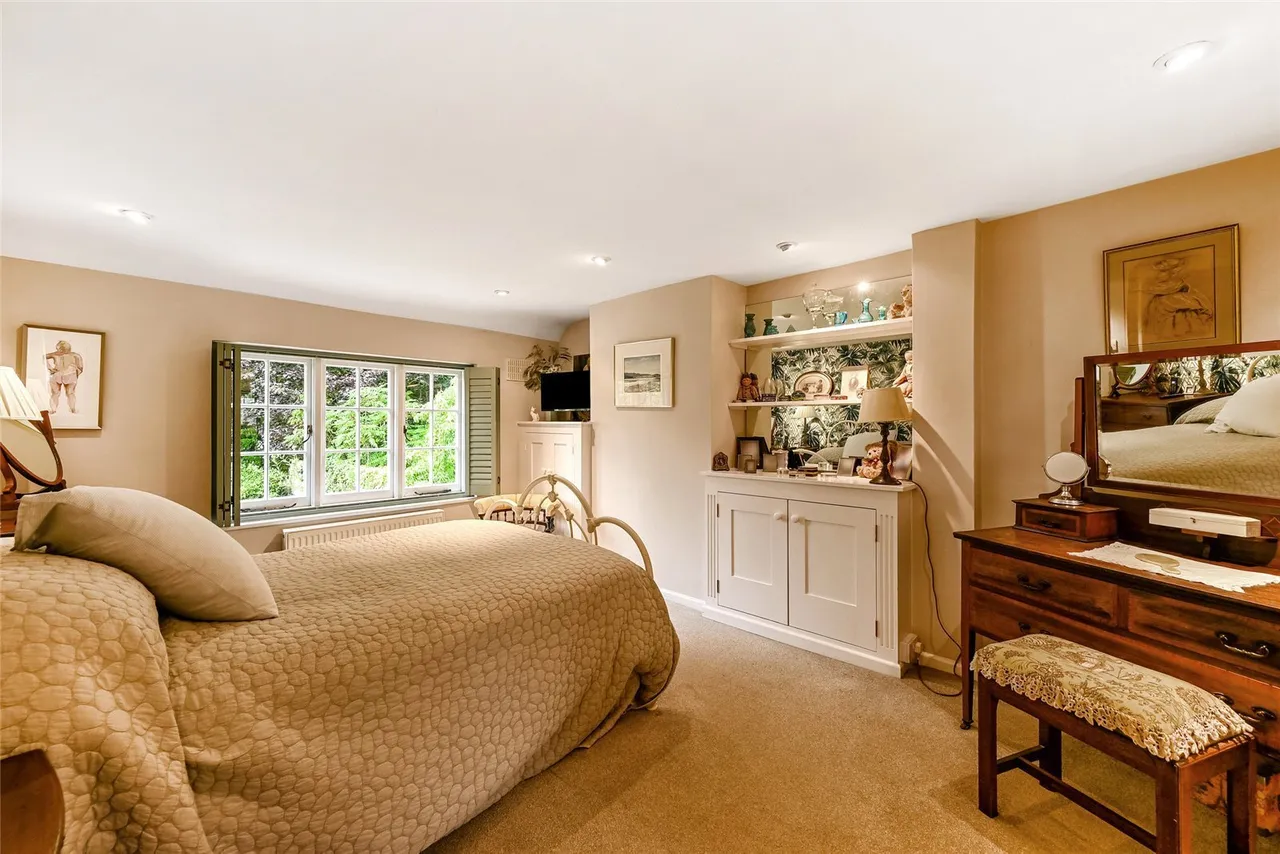 Saltham Lane, Runcton, PO20, photo 9