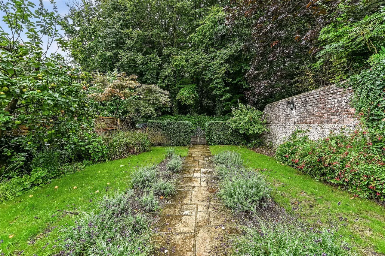 Saltham Lane, Runcton, PO20, photo 12