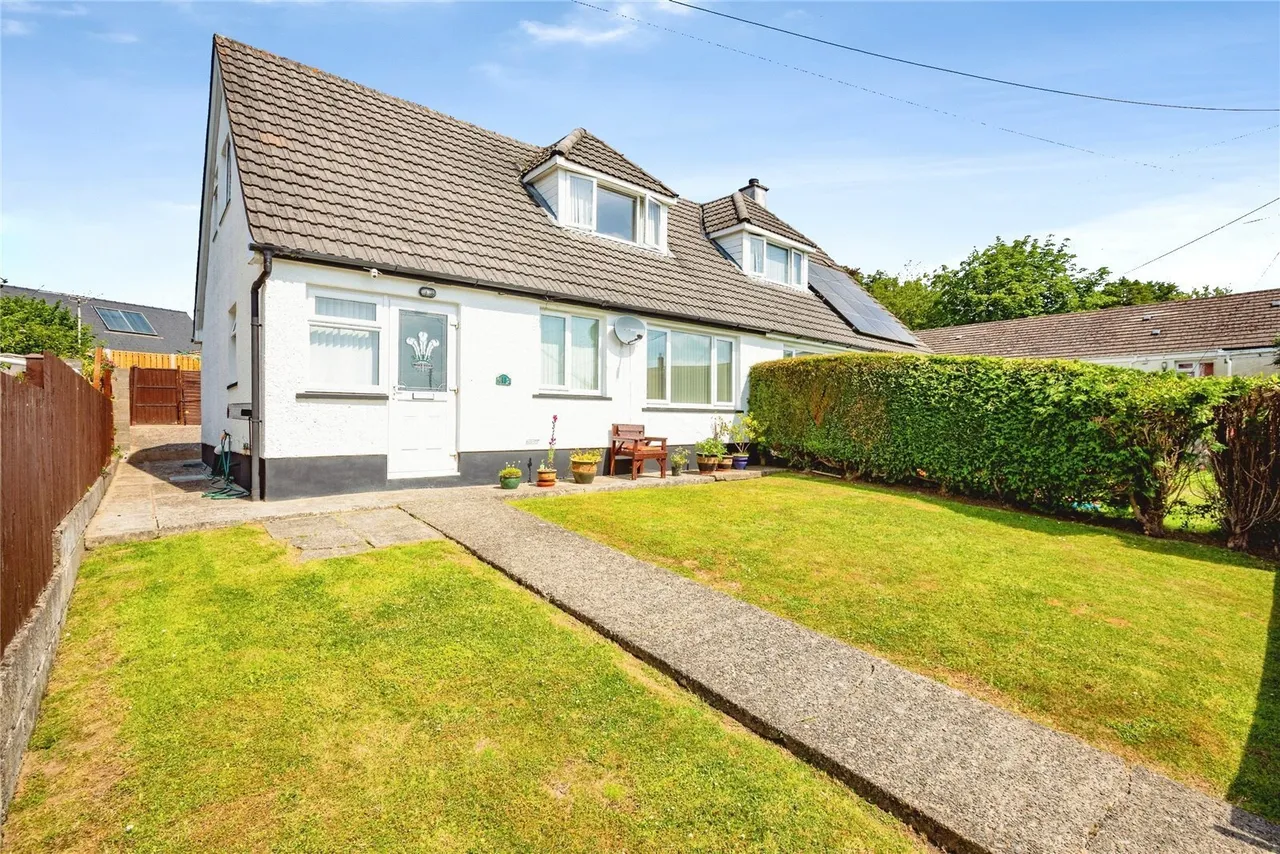 3 bed house for sale, Preseli View, Llechryd, SA43