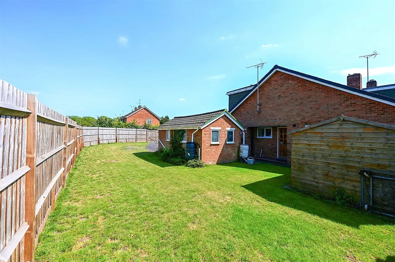 Mytchett Road, Mytchett, GU16, photo 10