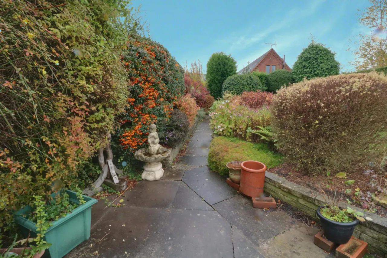 Manor Drive, Telford, photo 16