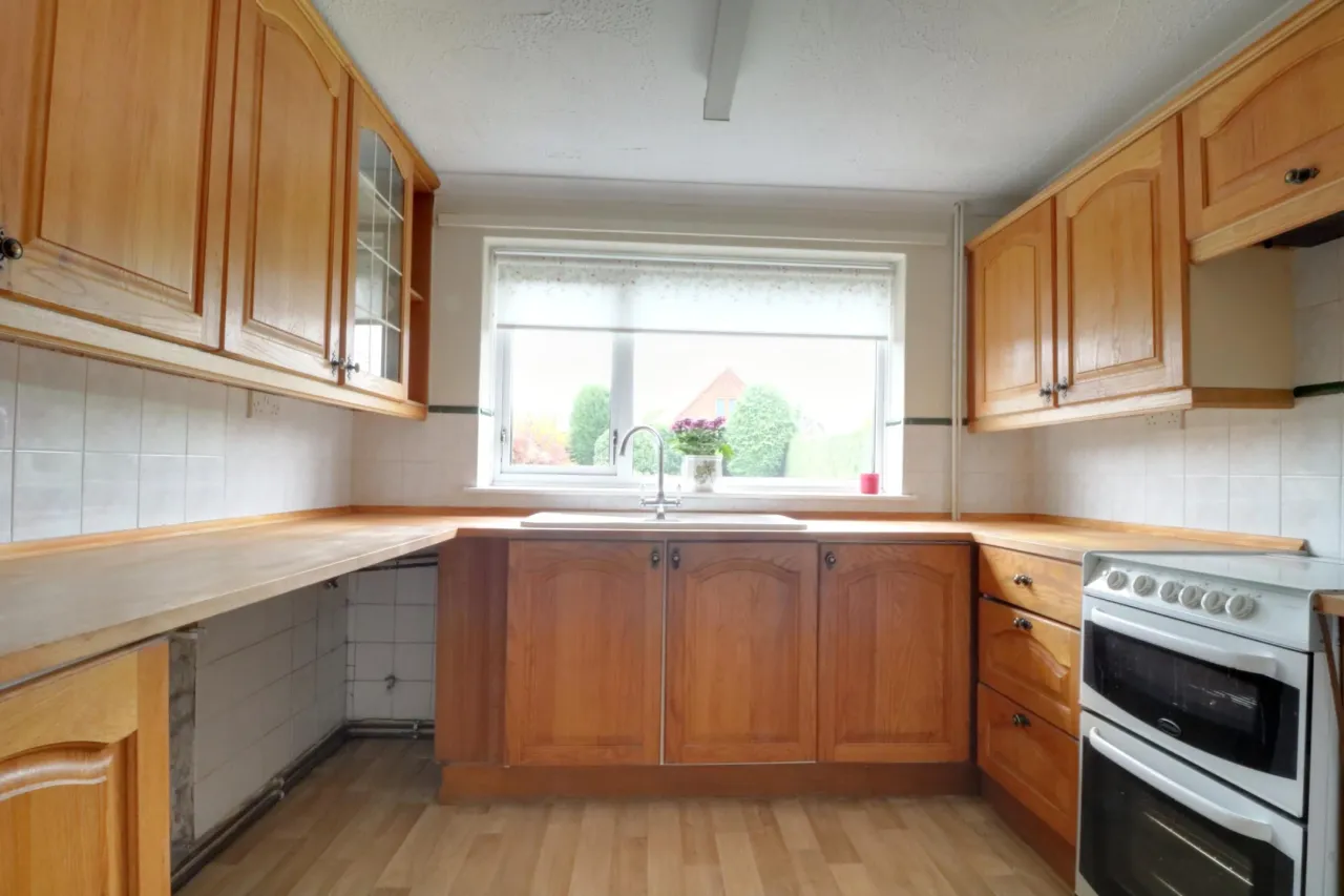 Manor Drive, Telford, photo 3