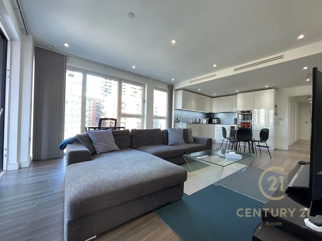 2 bed property to rent, Wandsworth Road, London