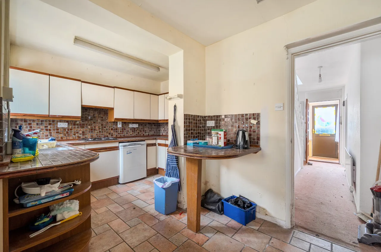 St Johns Street, Farncombe, GU7, photo 4