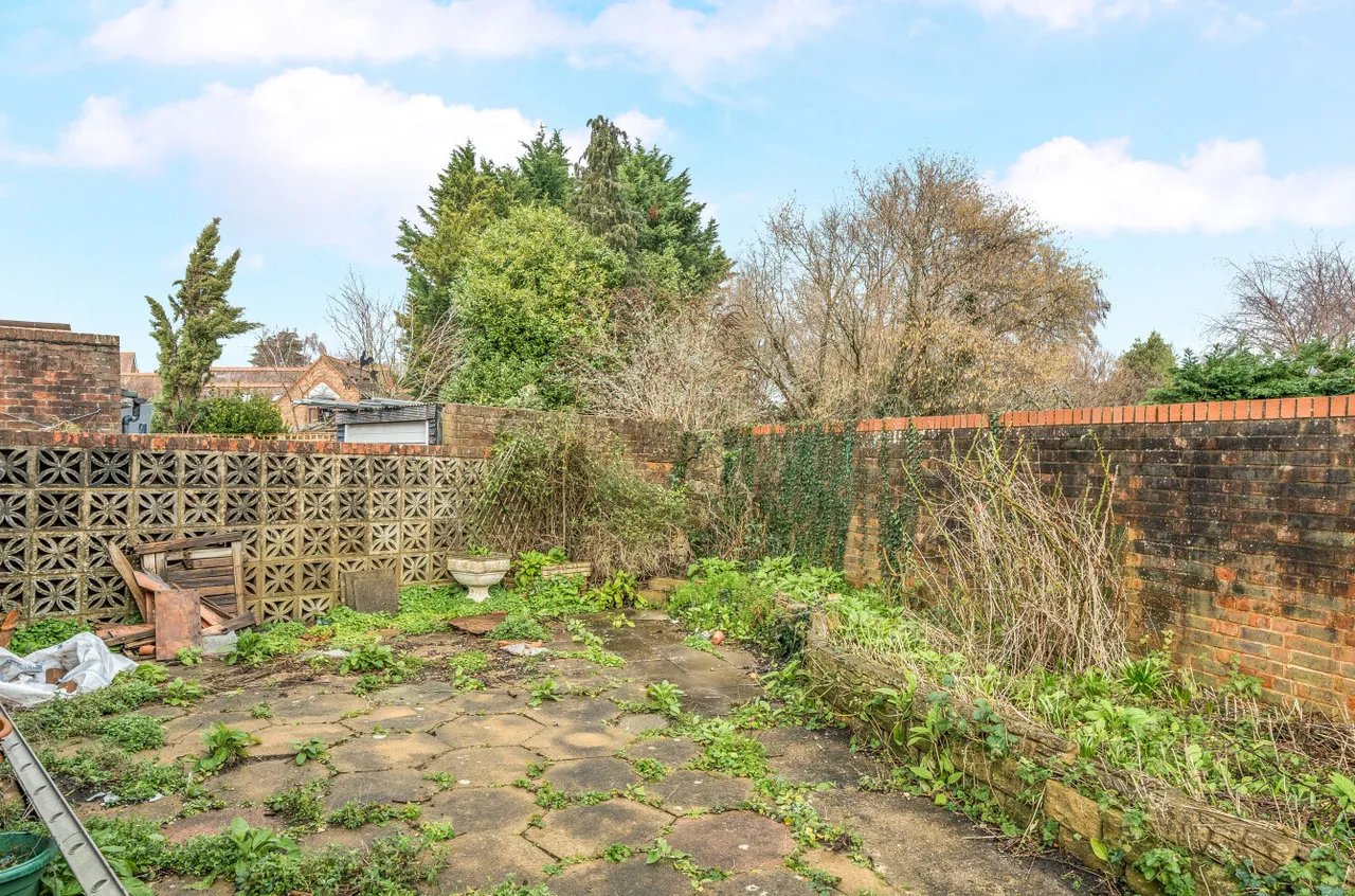St Johns Street, Farncombe, GU7, photo 5