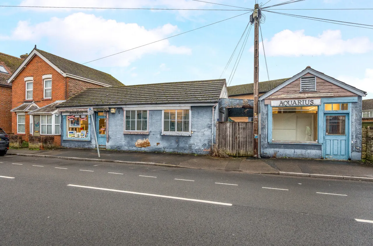 2 bed house for sale, St Johns Street, Farncombe, GU7