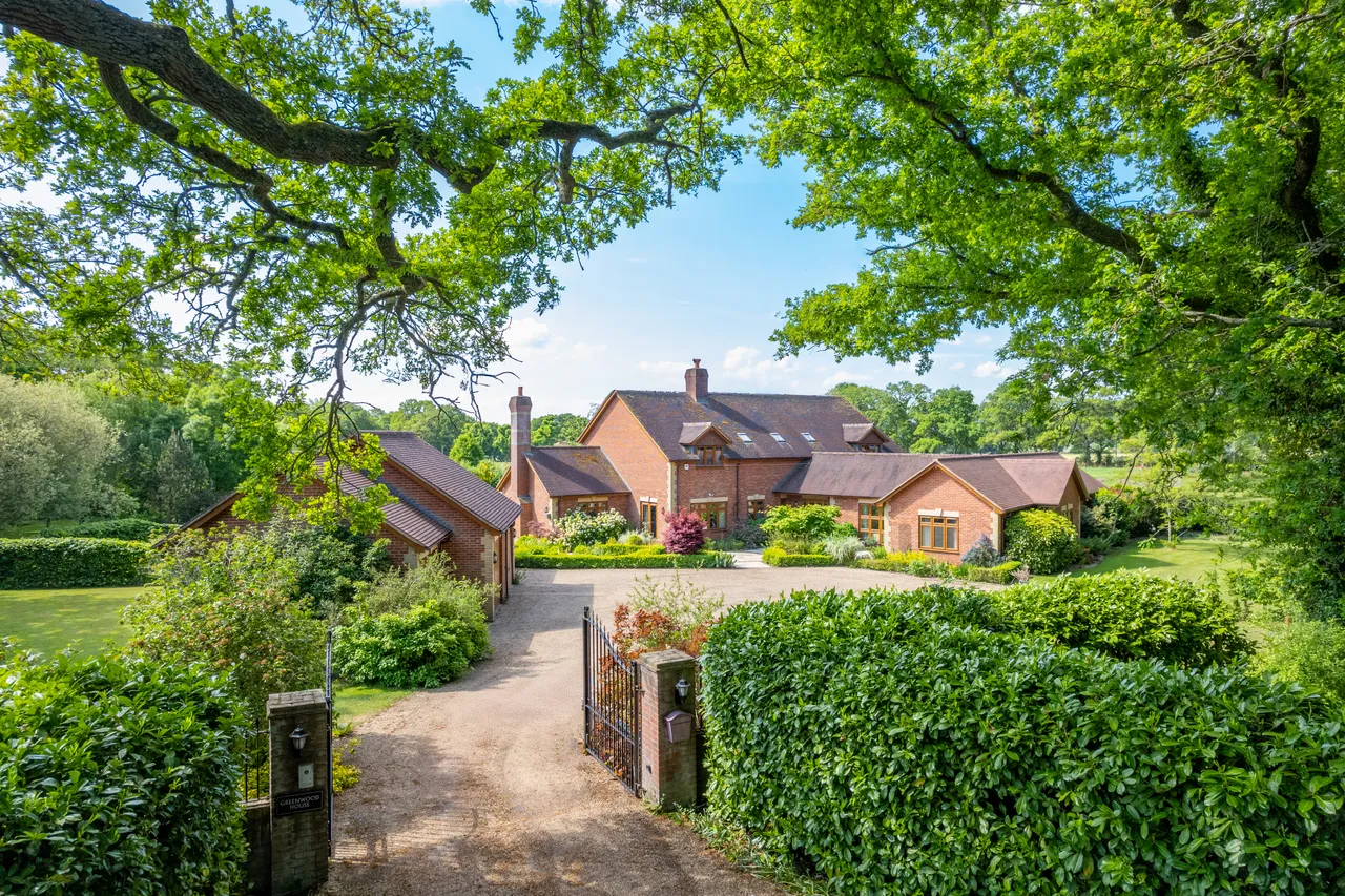 5 bed house for sale — The Straits, Kingsley, GU35