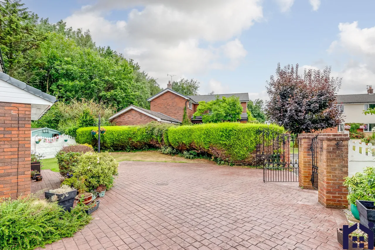 Firbank, Euxton, Chorley, PR7 6HP, photo 33
