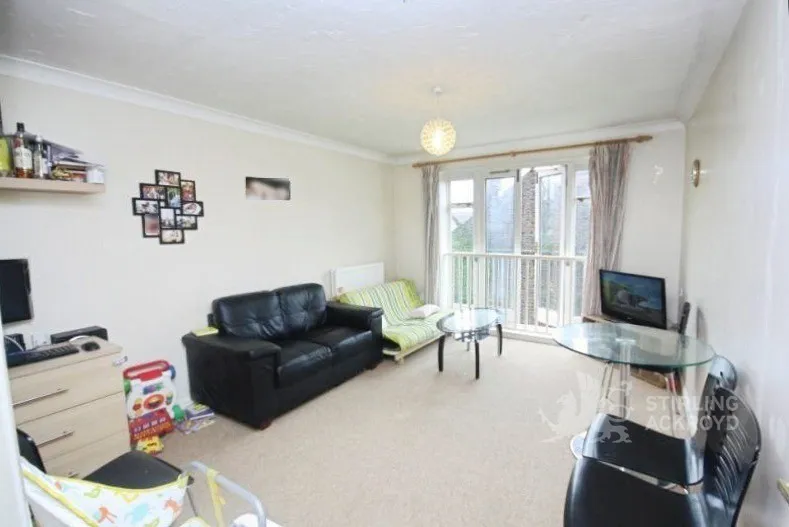 Farnham Road, Guildford, GU2, photo 2