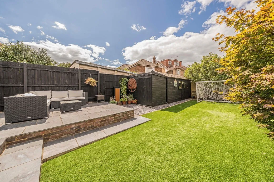 Melrose Avenue, TW2, photo 4
