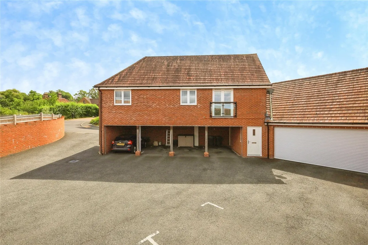 2 bed house for sale, Mead Lane, Buxted, TN22