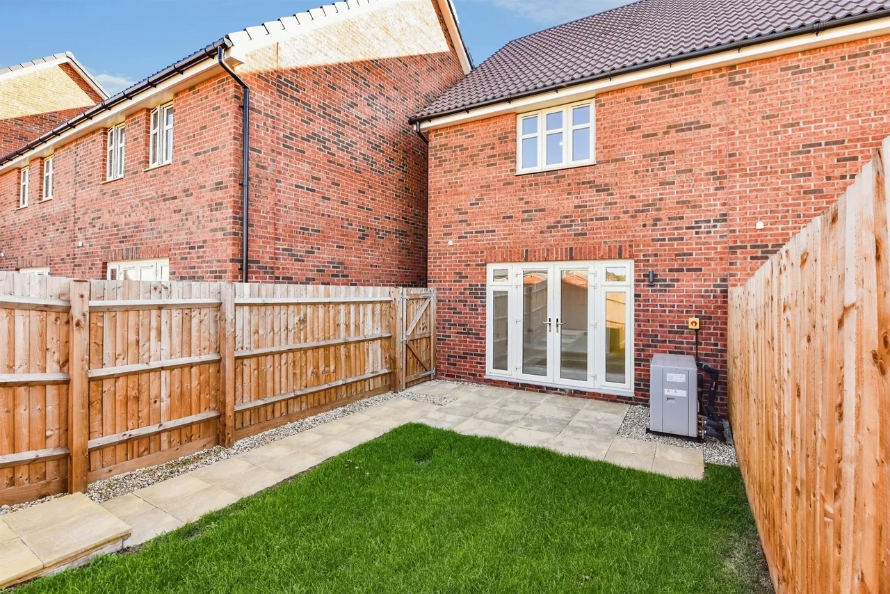 Cranbrook Close, Patterdown, SN15, photo 10