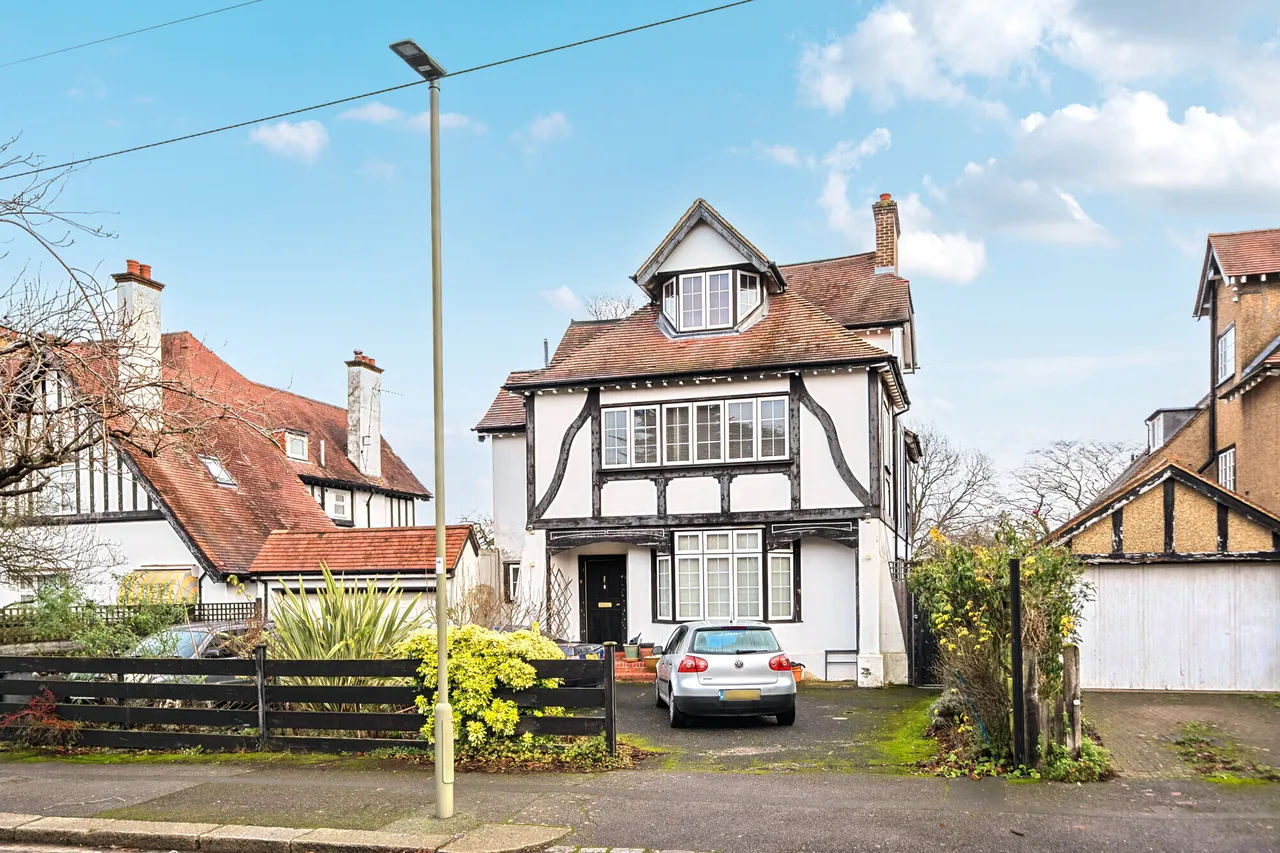 8 bed house for sale, Lyonsdown Avenue, New Barnet, EN5