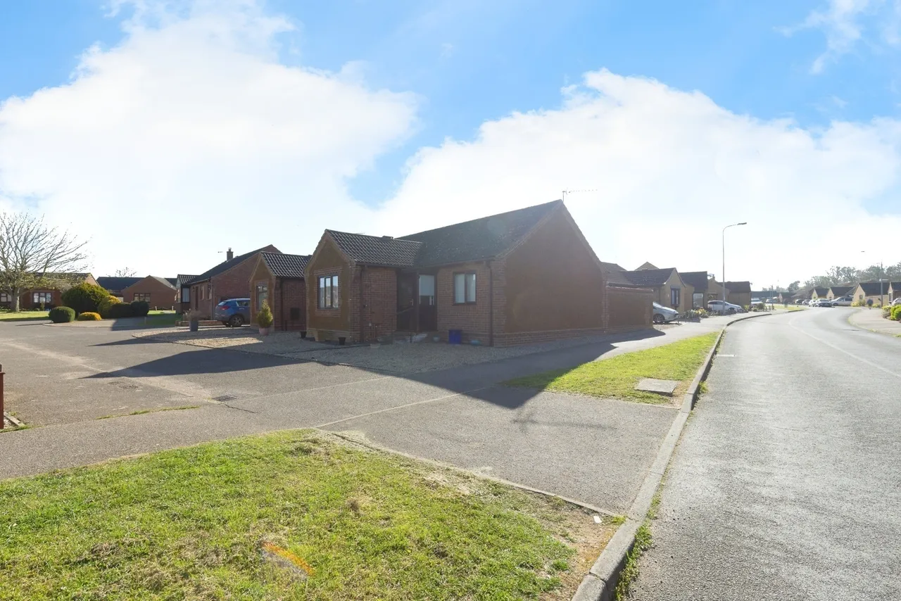 2 bed house for sale — Richmond Road, Downham Market, Norfolk, PE38