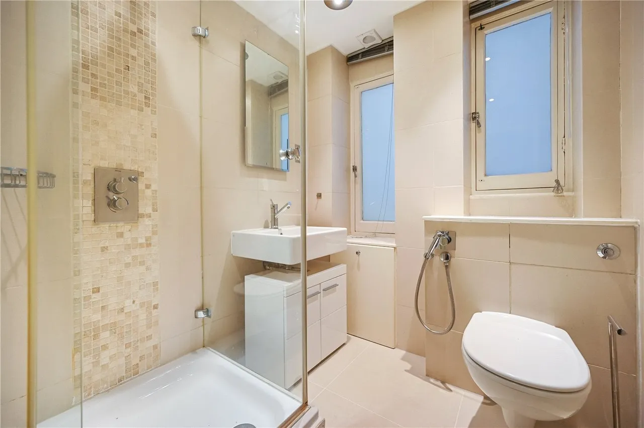 Iverna Court, Kensington, London, W8, photo 7