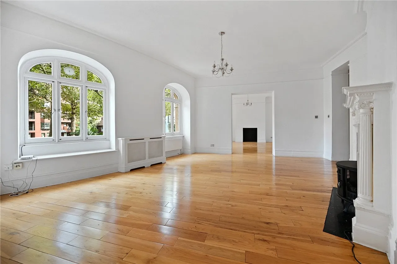 4 bed flat to rent — Iverna Court, Kensington, London, W8