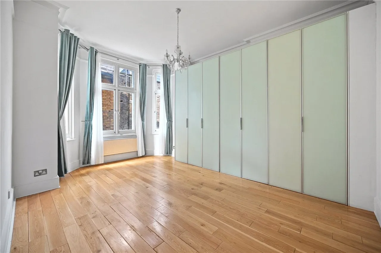 Iverna Court, Kensington, London, W8, photo 4