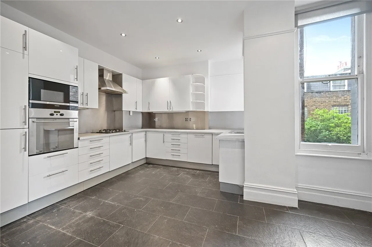 Iverna Court, Kensington, London, W8, photo 3