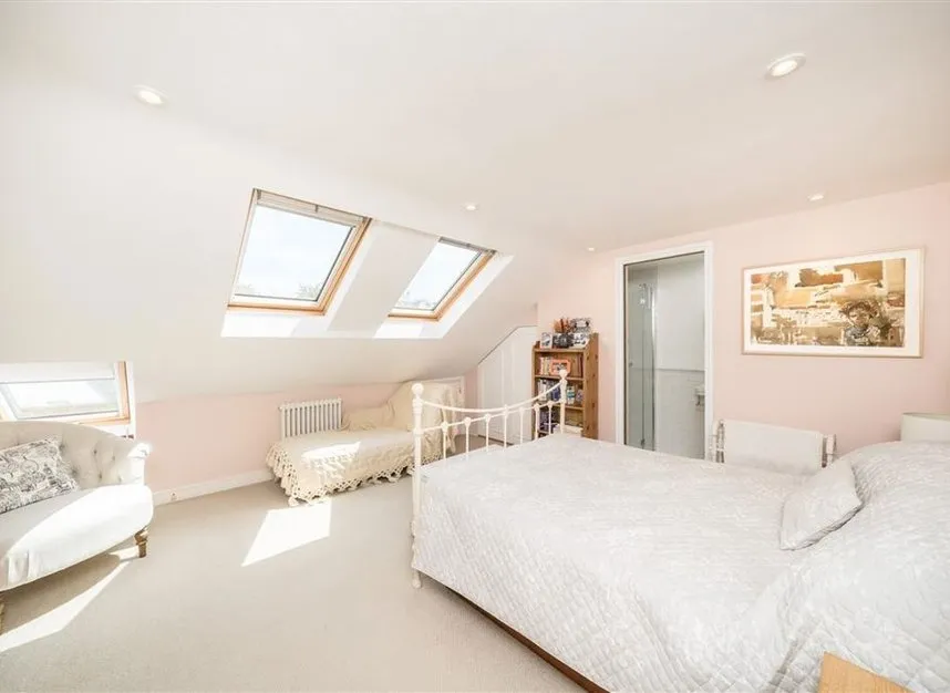 Kingston Road, Teddington, TW11, photo 5