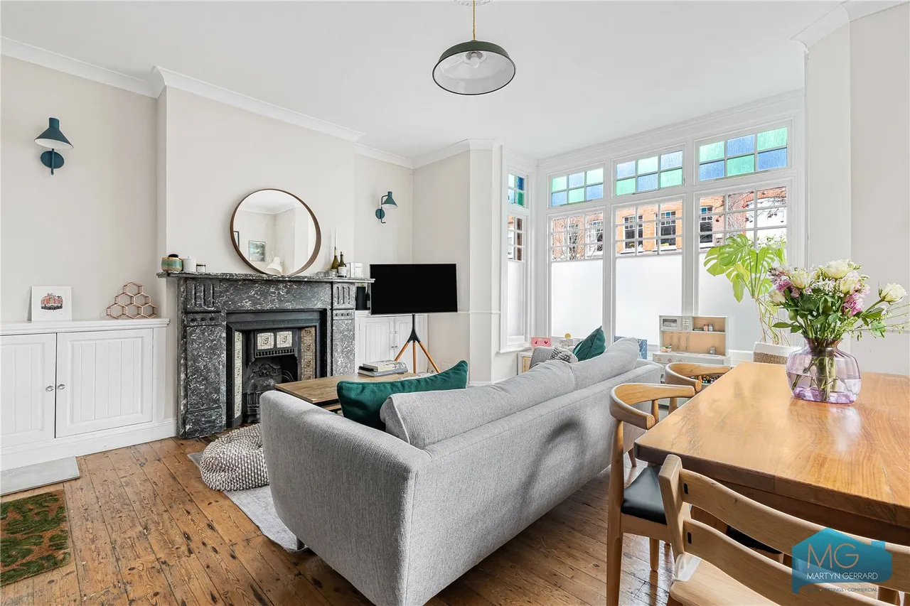 3 bed flat for sale, Nelson Road, Crouch End, N8