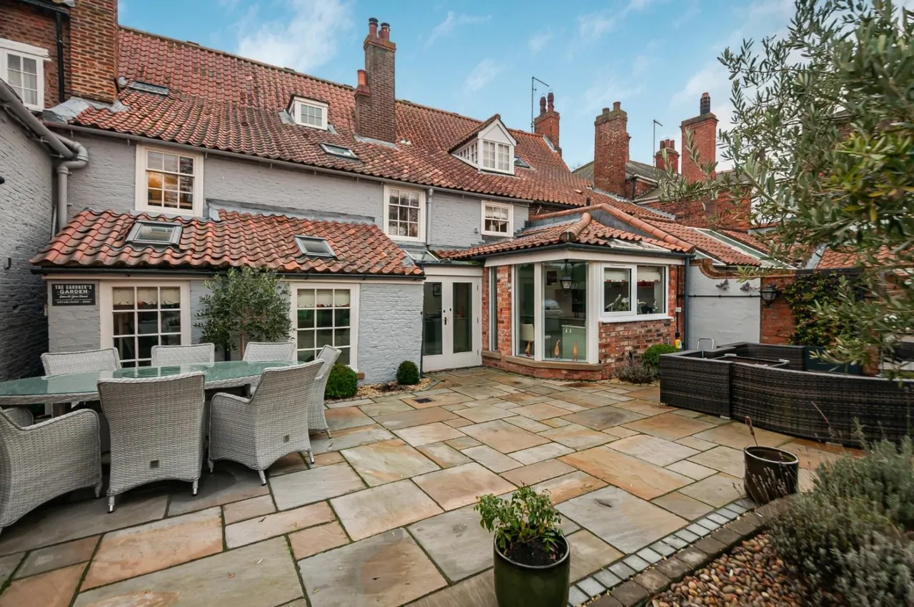 St. John Street, Beverley, HU17, photo 18