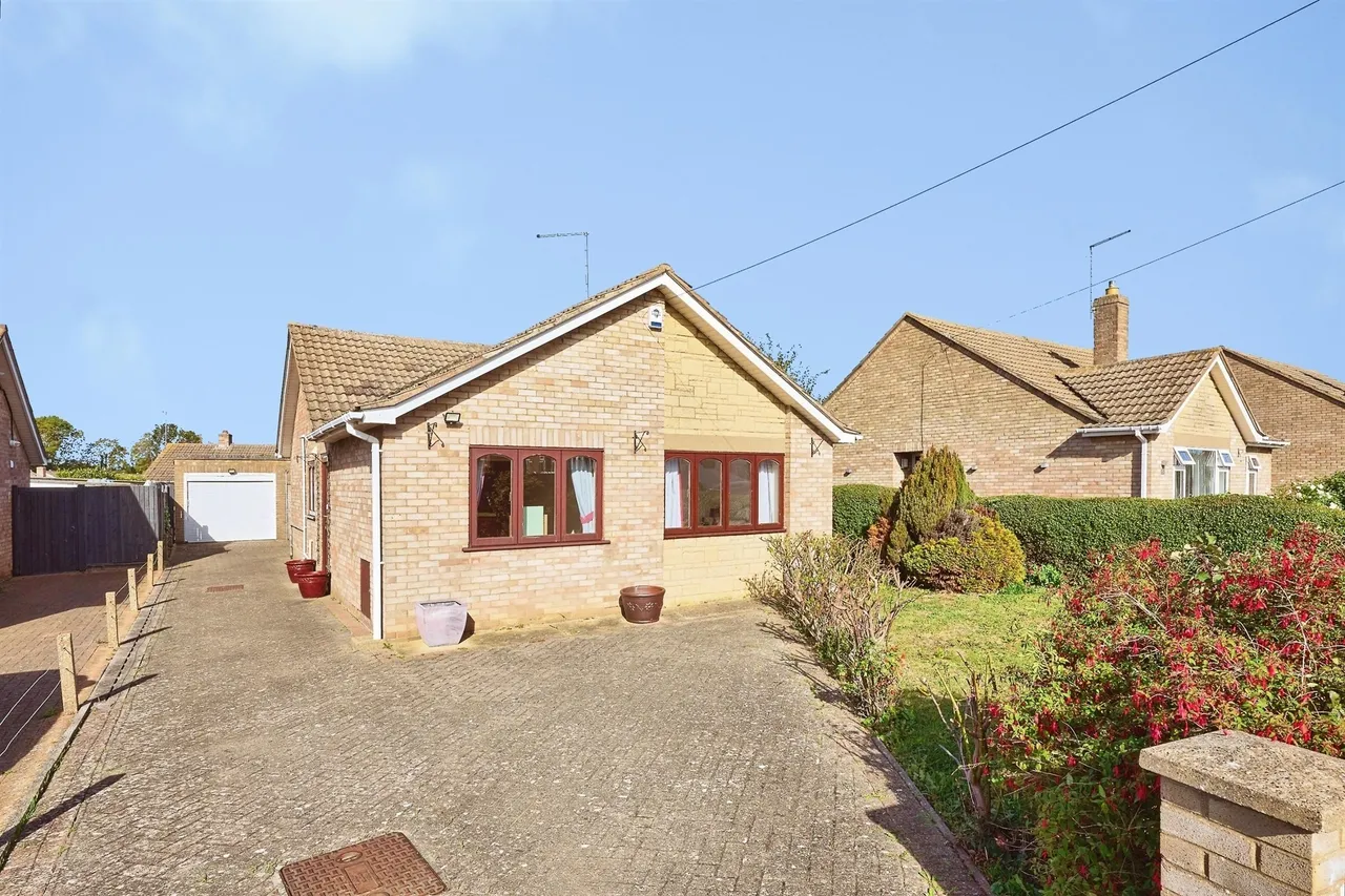3 bed house for sale, Beauvale Gardens, Peterborough, PE4