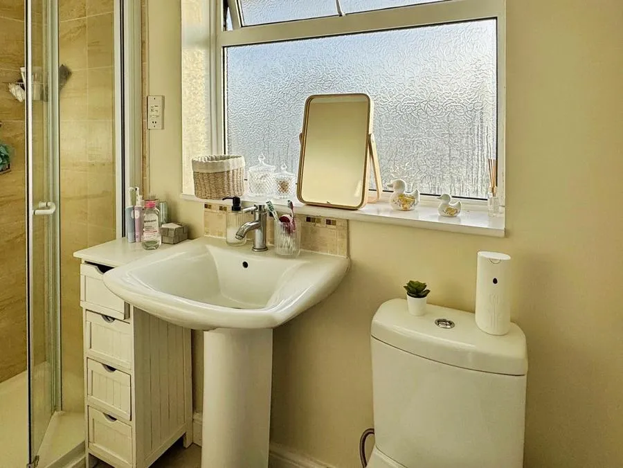 Kingfisher Drive, Woodley, RG5, photo 11