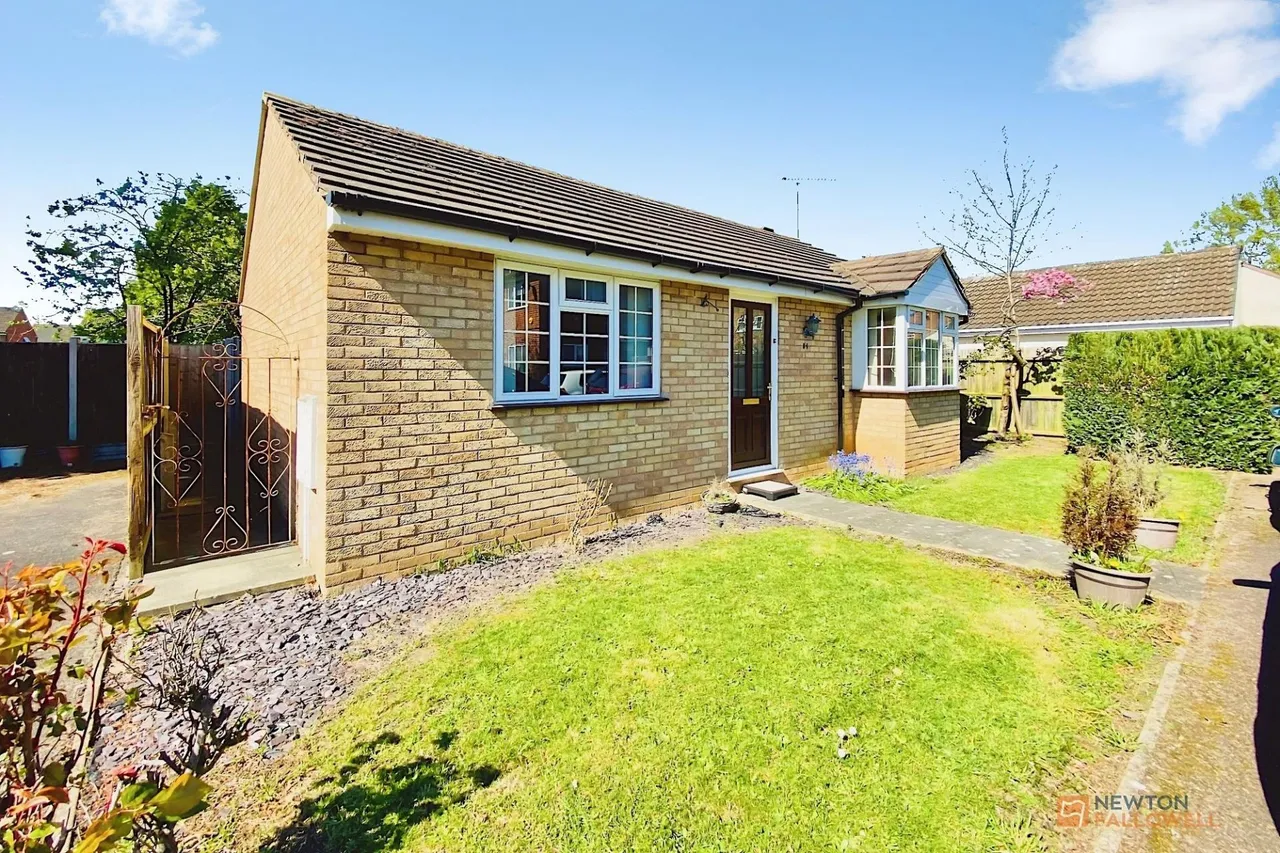 2 bed house for sale, Longhurst Close, Leicester, LE4