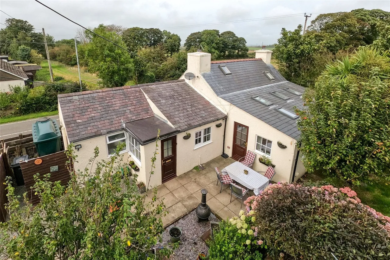 Capel Coch, Llangefni, photo 18