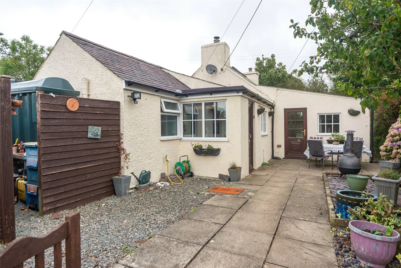 Capel Coch, Llangefni, photo 19