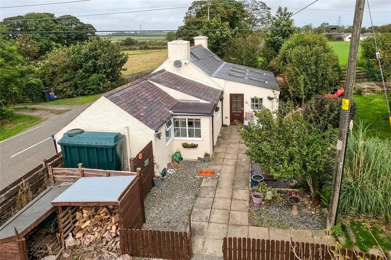 3 bed house for sale, Capel Coch, Llangefni